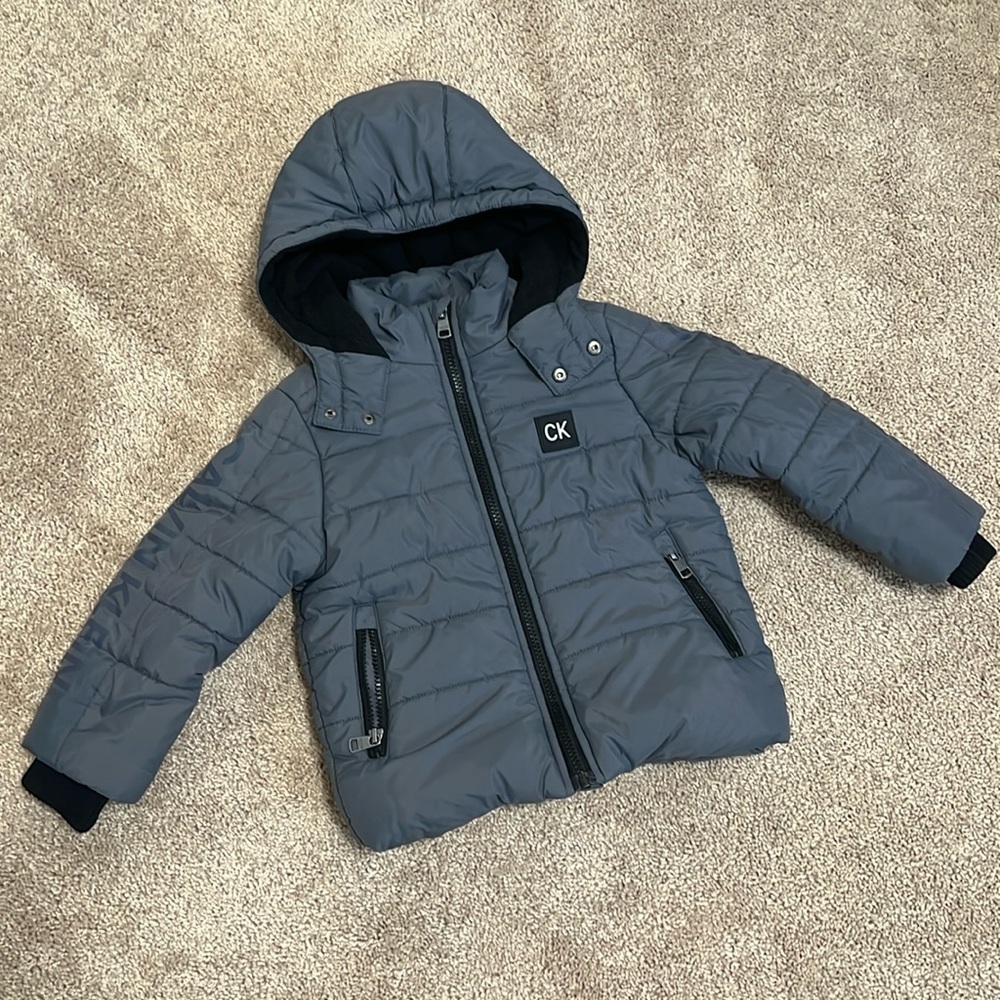 Calvin Klein
Toddler Boys Hooded Jacket 3T gray gently used like new